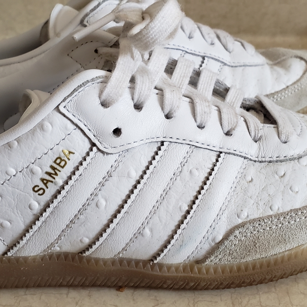 Rare Women's Samba white on white size 8.5